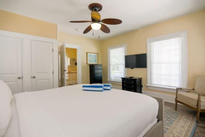 Room 115 of 171