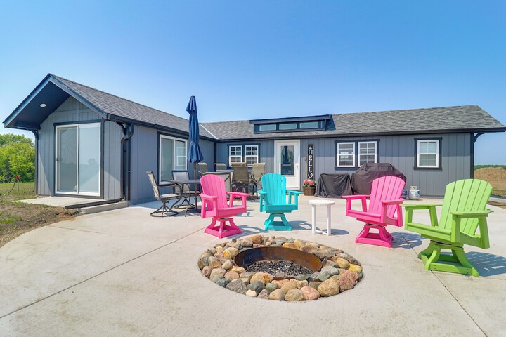 Pet-friendly Cabin w / Lake Access & Patio in Dent