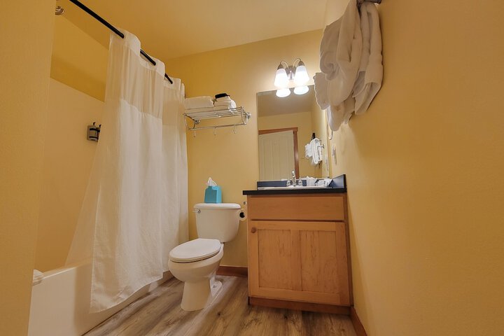 Sea Breeze Court