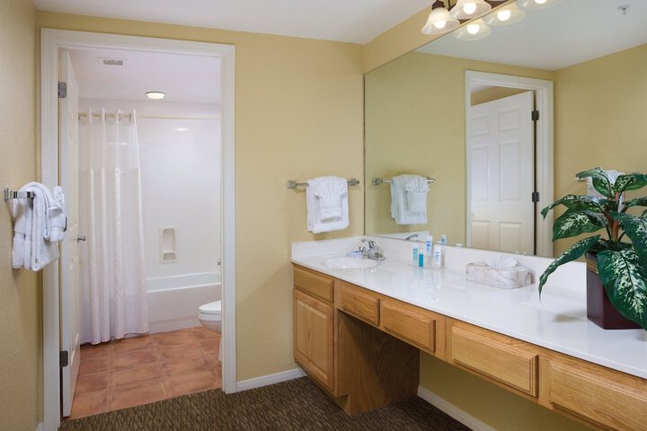 Room 16 of 26