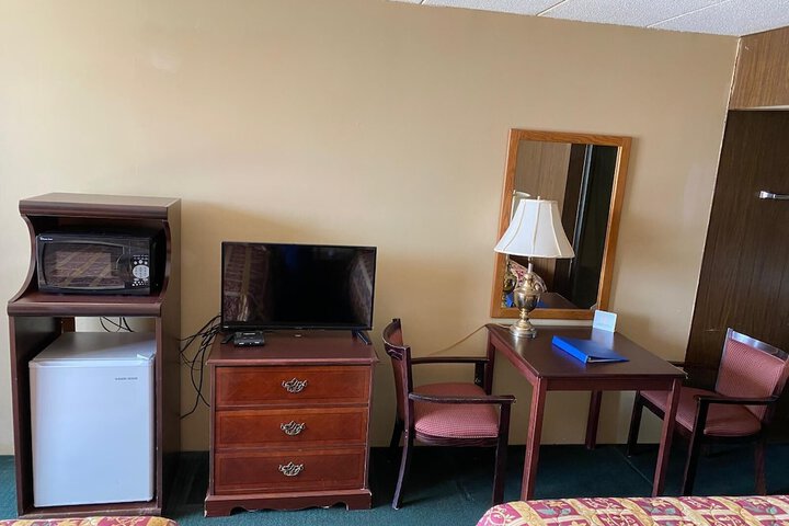 Room 10 of 20