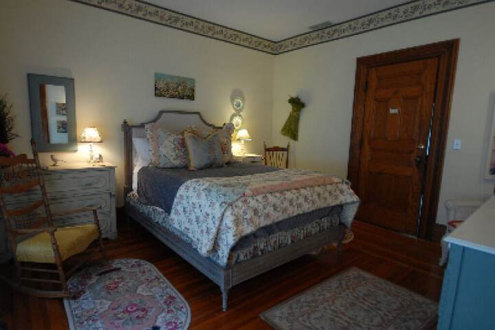 Room 33 of 35