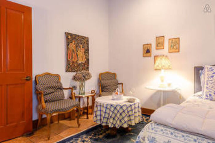 Auberge de Seattle French Country Inn