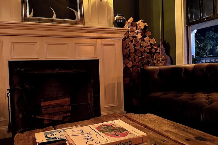 Lounge 141 of 167