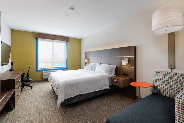Room 18 of 38
