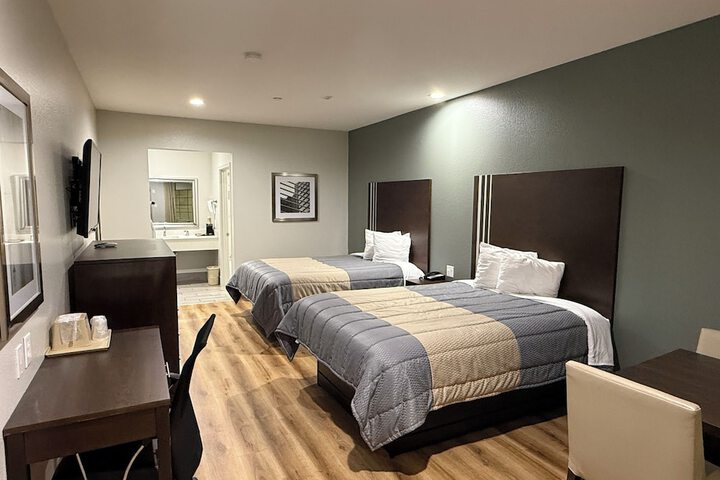 Scottish Inn & Suites - IAH Airport