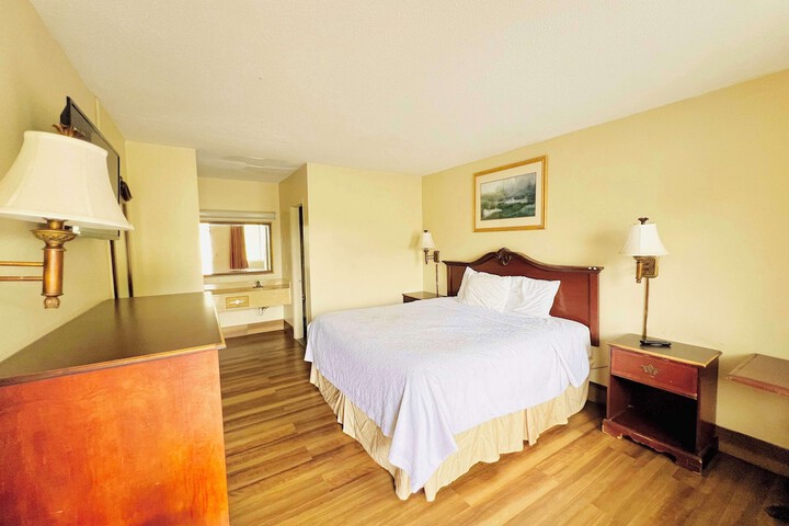 Room 7 of 11