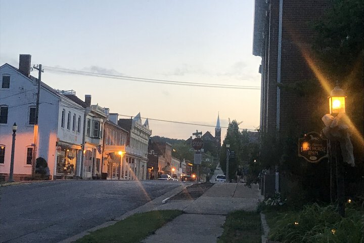 Historic Iron Horse Inn