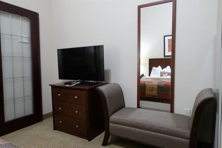 Ramada by Wyndham Weyburn