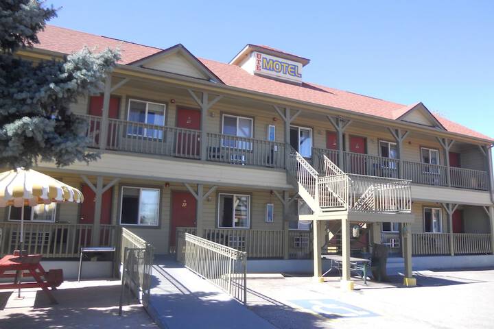 Hotel 2 of 35
