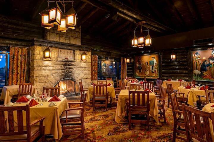 Dining 33 of 36
