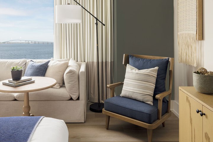 Newport Harbor Island Resort