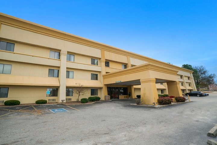 Hotel 2 of 36