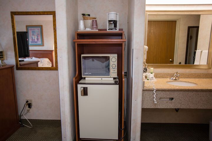 Room 10 of 32
