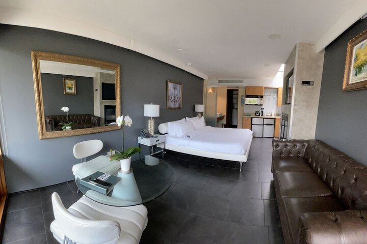 14 West Hotel