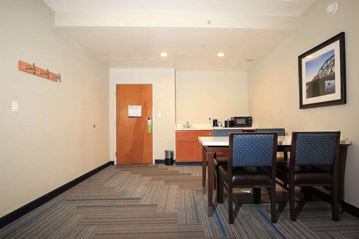 Room 8 of 42