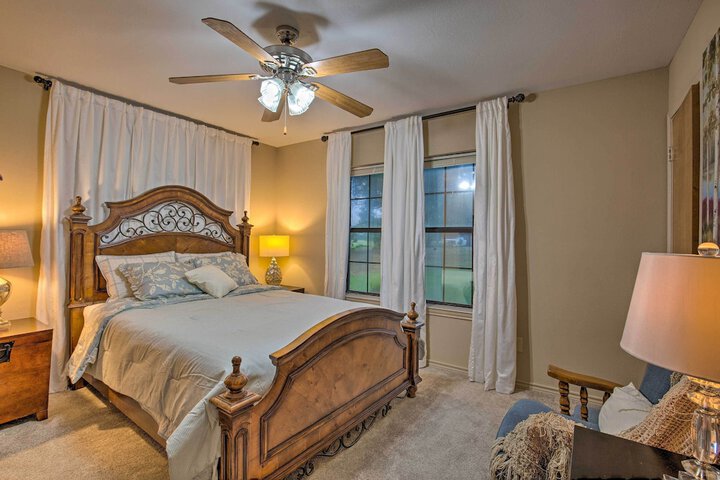 Cozy Family Home w / Fire Pit 4 Mi to Lake Fork