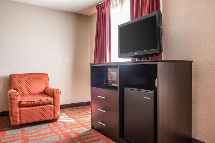 Room 11 of 30