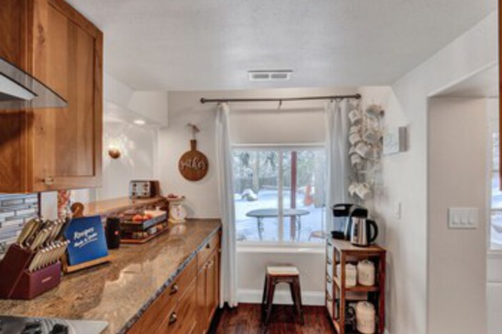 The Chipita Park Cabin