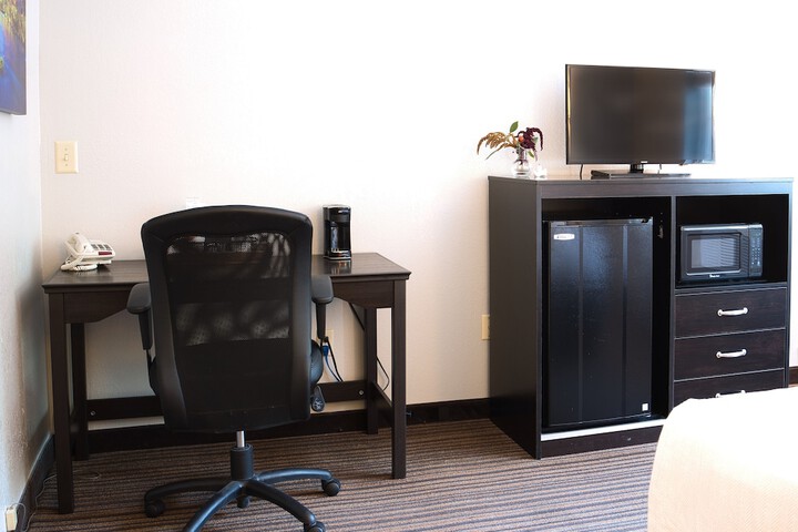 Room 12 of 25