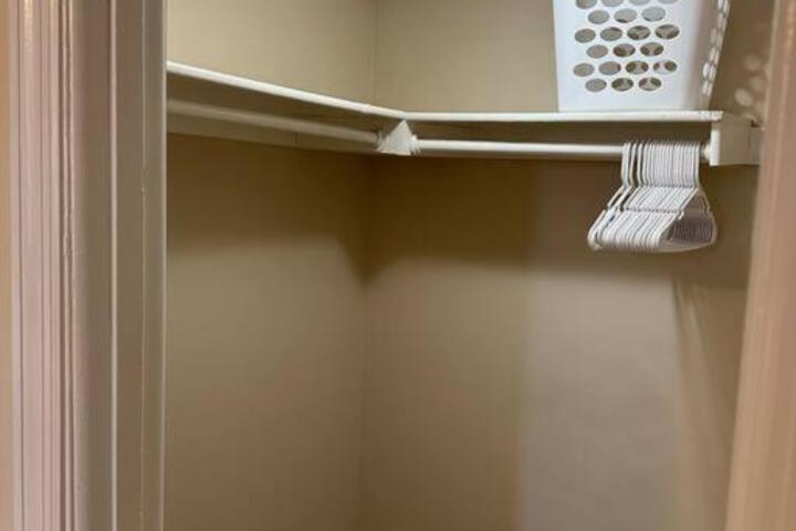 Waterfront corner 2 / 1 Apt