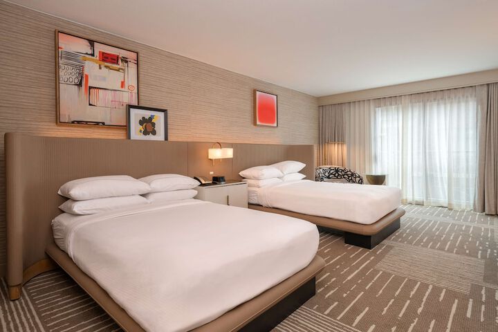 Room 48 of 92