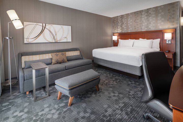 Room 15 of 32