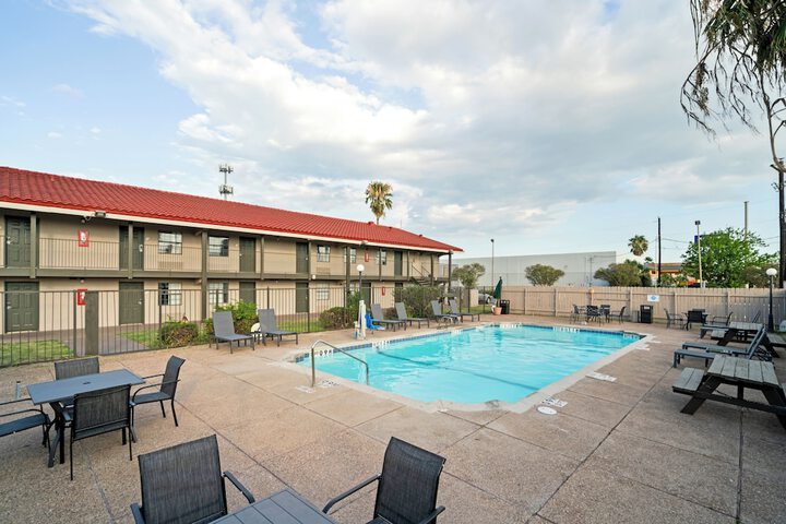Pool 55 of 142