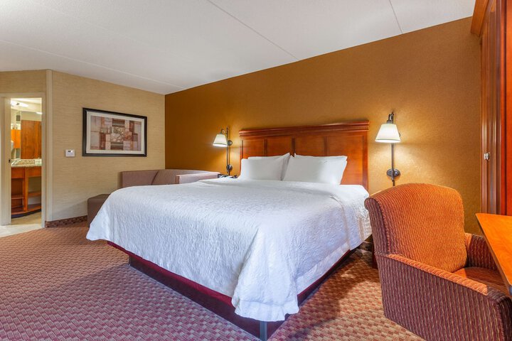 Room 4 of 18