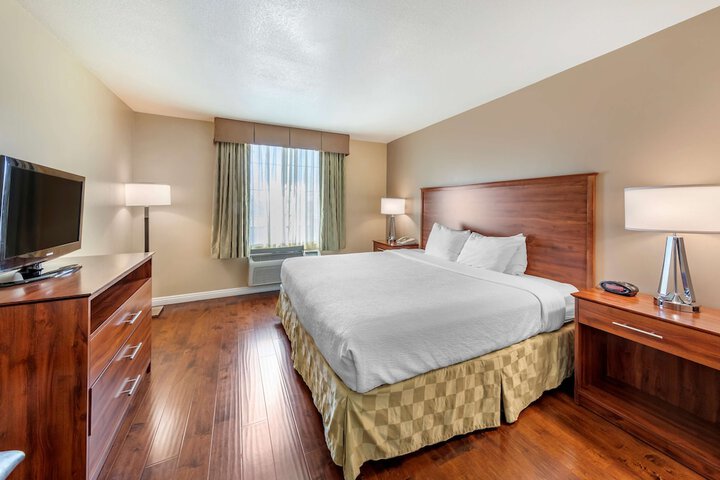 Room 30 of 42