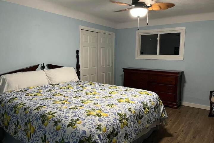 Room 4 of 7