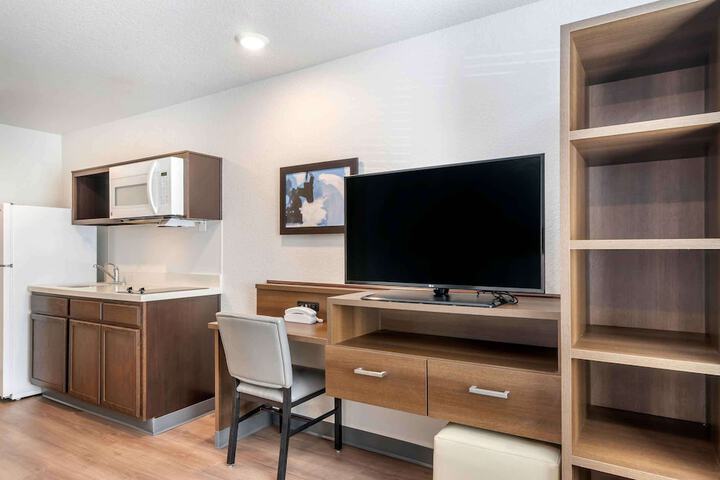 Room 12 of 23