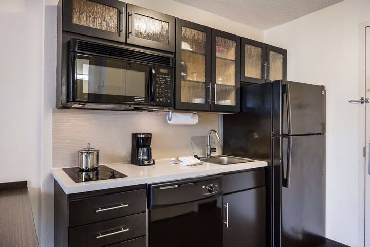 Sonesta Simply Suites Arlington Entertainment District