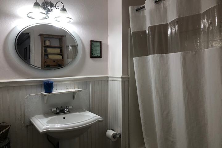 Room 17 of 35