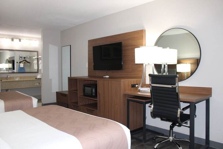 Room 28 of 83