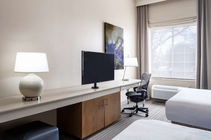Room 18 of 43