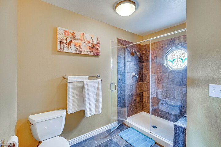 Breweries Hiking Trails & Museums: Monument House
