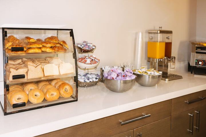 Breakfast/Coffee Service 72 of 90