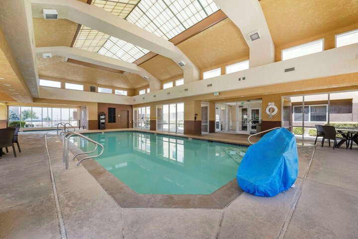 Pool 4 of 30