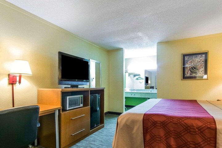 Room 21 of 29