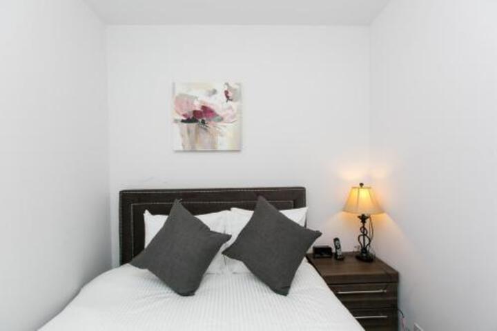 Royal Stays Furnished Apartments Entertainement District