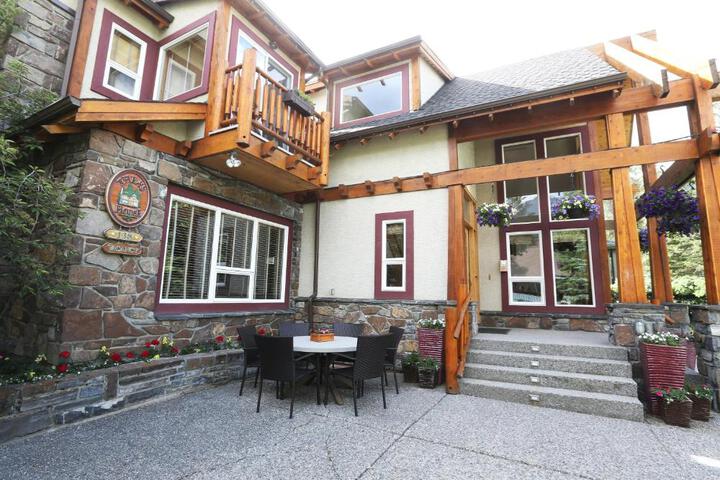 Beaujolais Boutique B & B at Theas House- Adults Only