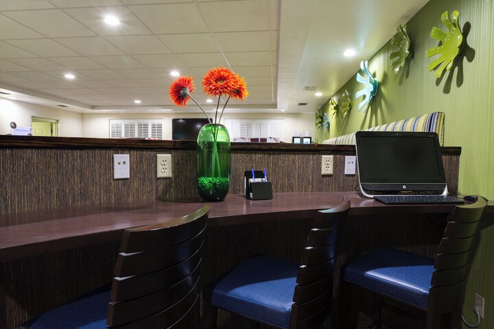 Holiday Inn Express Suites Plant City by IHG