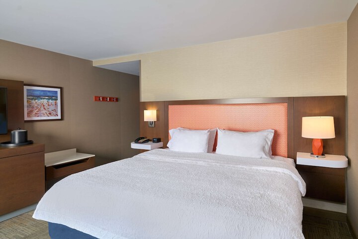 Room 25 of 41