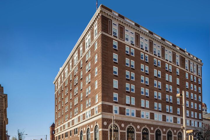 The Yorktowne Hotel Tapestry Collection by Hilton