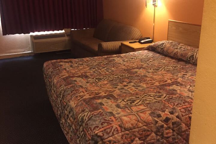 Room 9 of 20