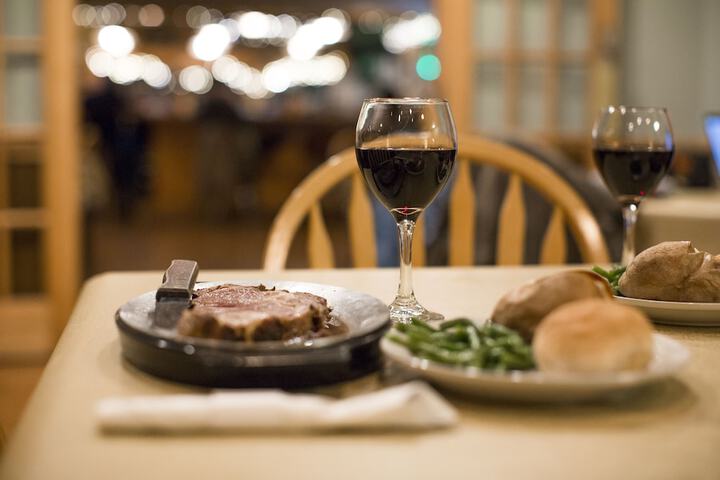 Dining 61 of 89