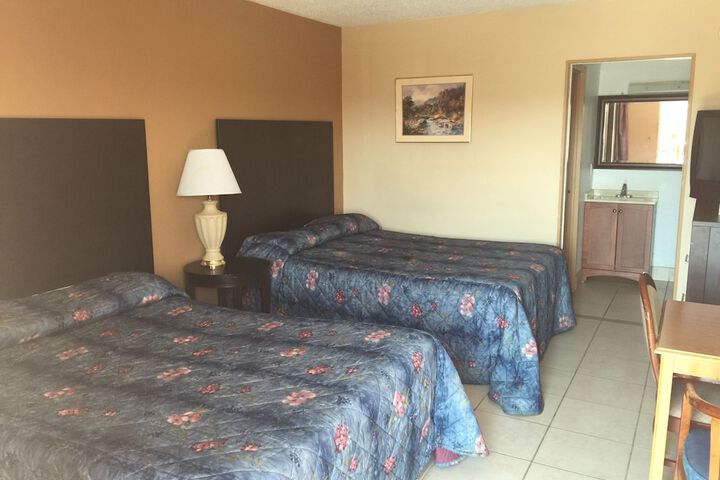 Room 10 of 39