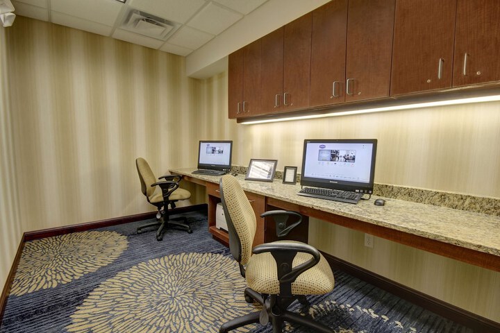 Business Center 33 of 33