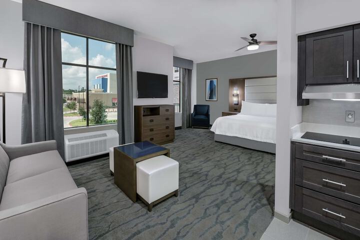 Room 25 of 49